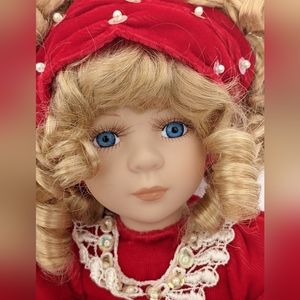 Vintage Christmas music porcelain doll colector choice